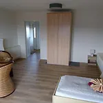 Zur Hecke Πανδοχείο