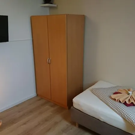 Zur Hecke * Schönefeld