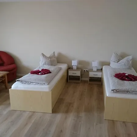 Мини-отель Zur Hecke Шёнефельд