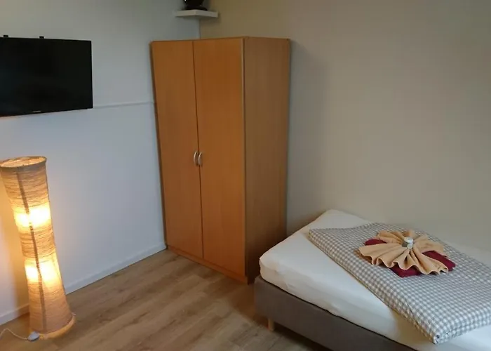 Zur Hecke * Schoenefeld