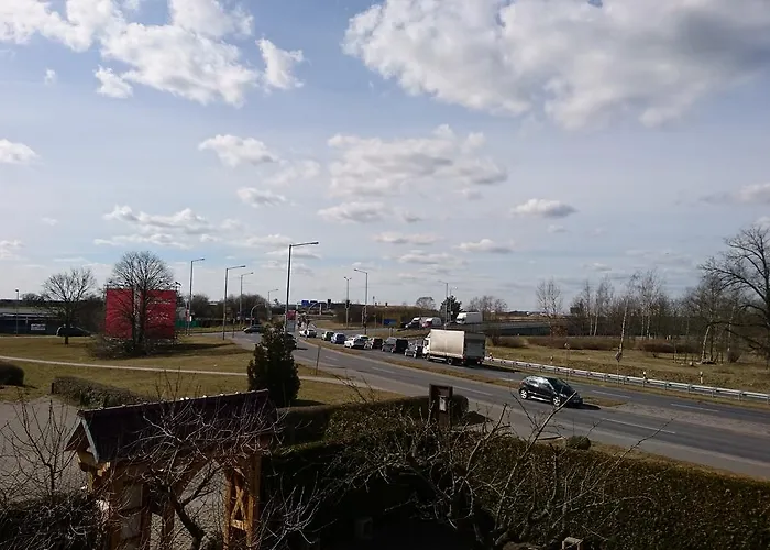 Zur Hecke Inn Schoenefeld